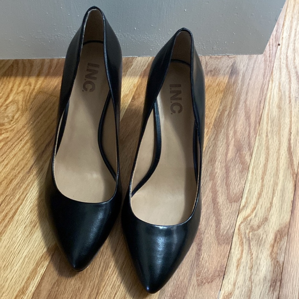 Pumps - Picture 3 of 4
